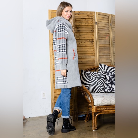 Joh Apparel: NEW, Knitted Coat, Size: M. Ask for available sizes. - Picture 2 of 6